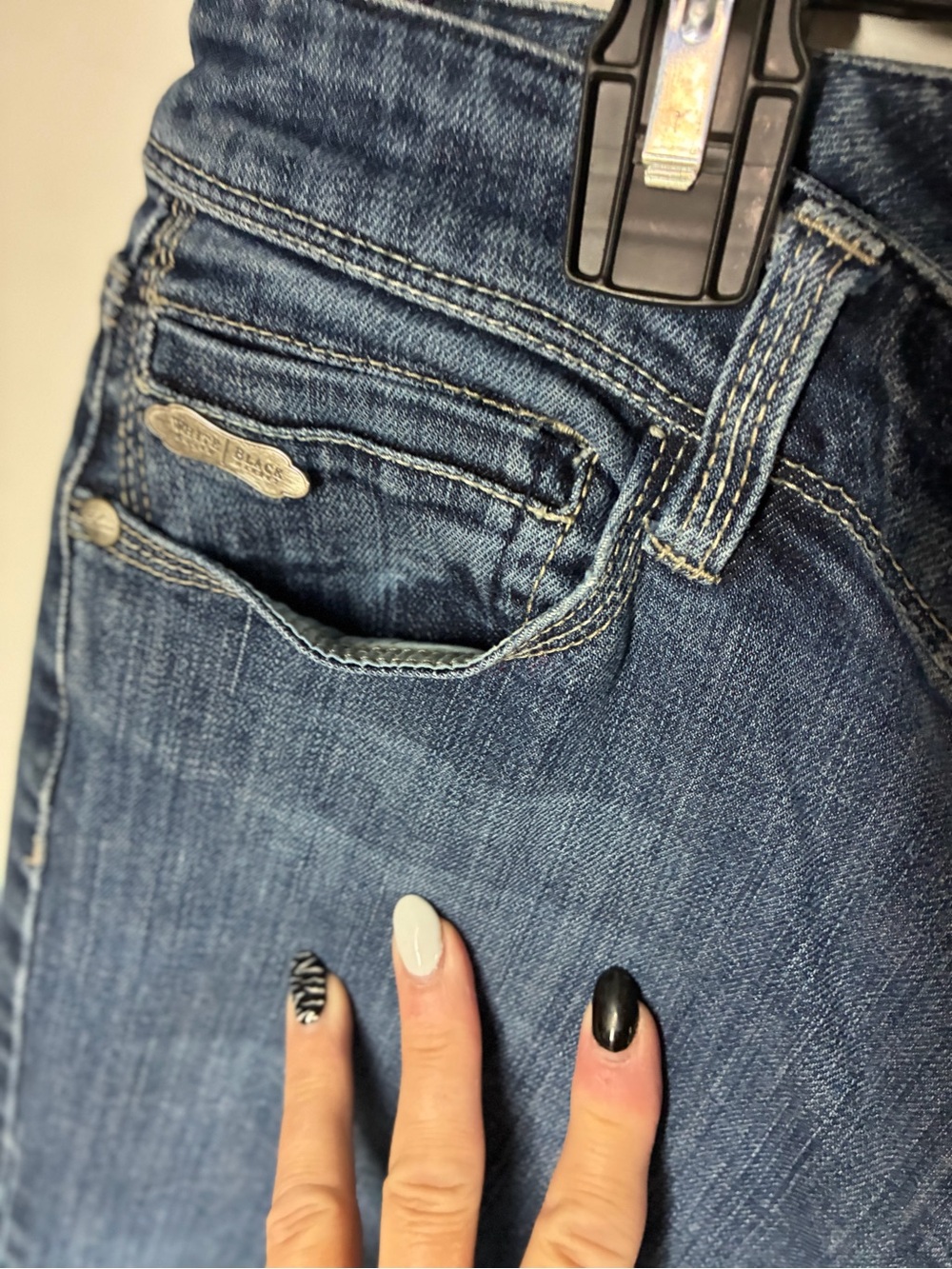 White House Black Market Women's Blue Straight Leg Jeans - Picture 4 of 7